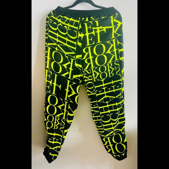 New Michael Kors Newsprint Logo Jogger Pants - Large - Picture 3 of 5